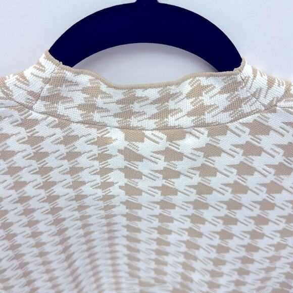 Houndstooth mock neck sleeveless top size M NWT - Picture 5 of 16